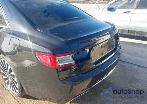 2017 Lincoln Continental Black Label z USA, uszkodzony, nr VIN 1LN6L9AP0H5627826